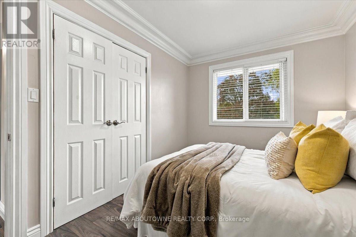 340 Duncombe Drive, Burlington, Ontario  L7L 4M1 - Photo 23 - W13839578