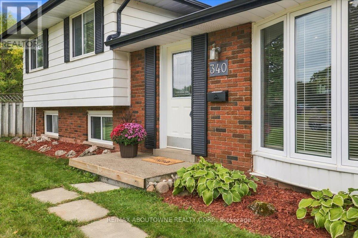 340 Duncombe Drive, Burlington, Ontario  L7L 4M1 - Photo 3 - W13839578