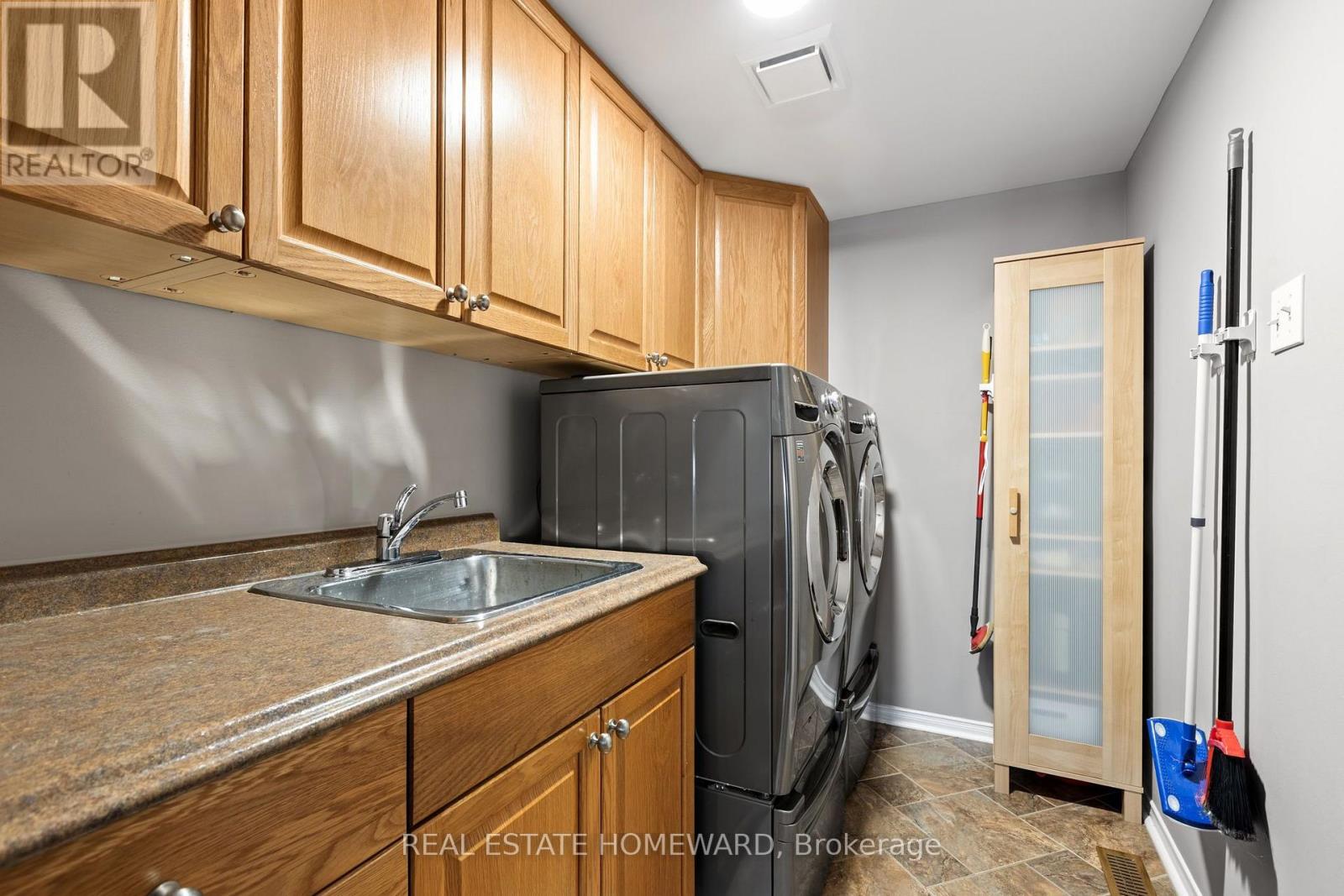 3332 Forrestdale Circle, Mississauga, Ontario  L5N 6X5 - Photo 33 - W13833694