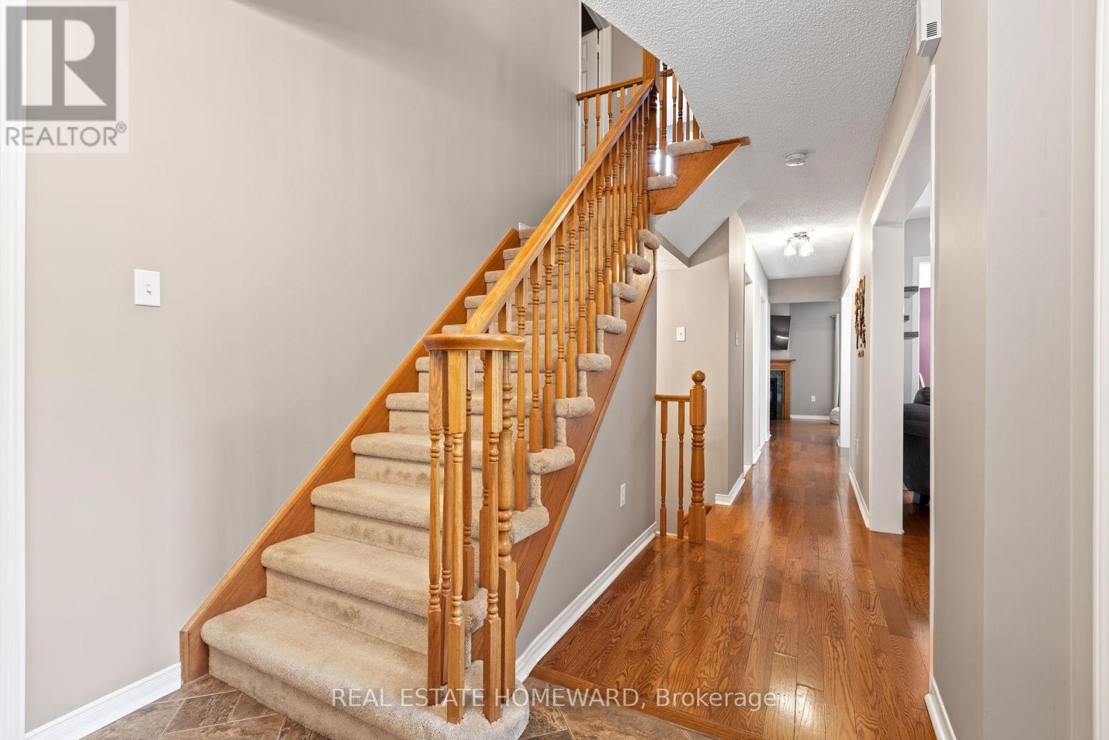 3332 Forrestdale Circle, Mississauga, Ontario  L5N 6X5 - Photo 8 - W13833694