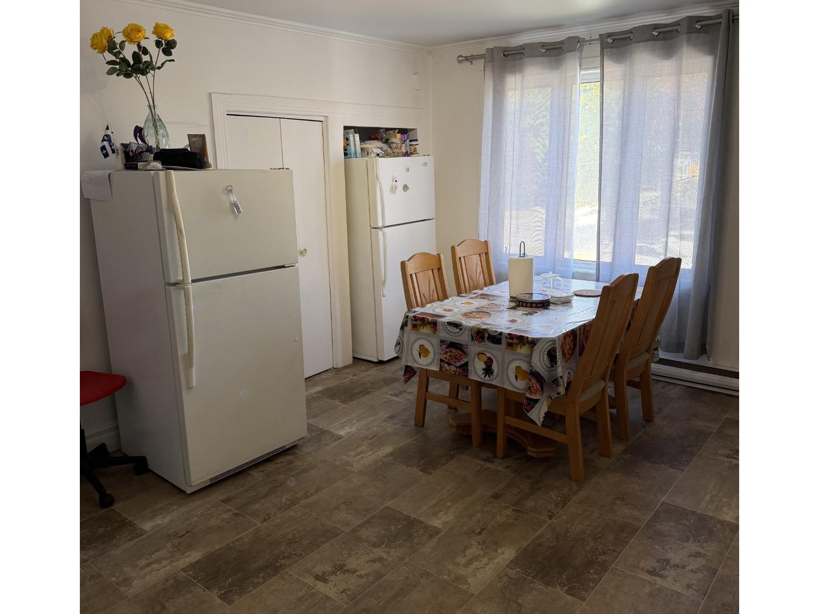 205-207 Rue Marguerite-Bourgeoys Joliette Quebec Canada J6E6K2 5