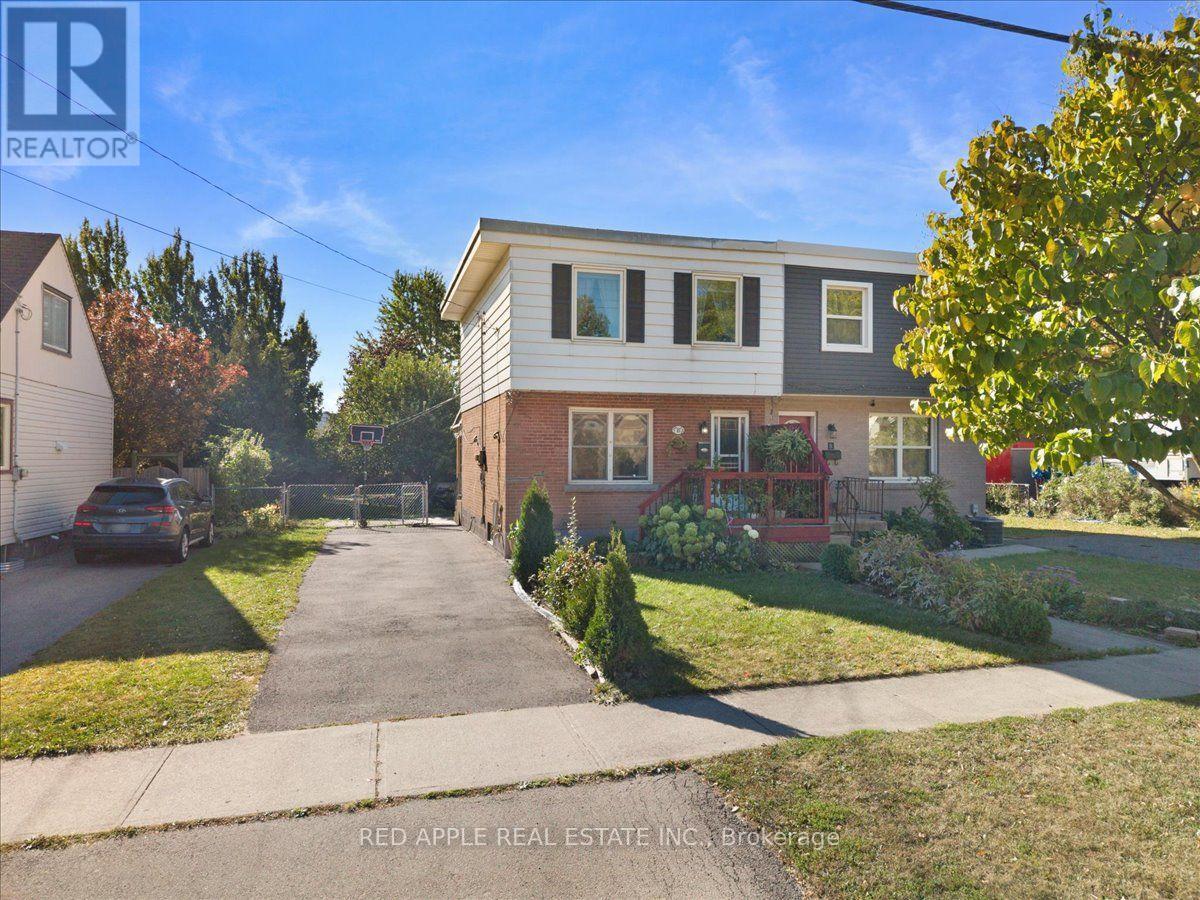 10 ARMSTRONG AVENUE, Hamilton, Ontario