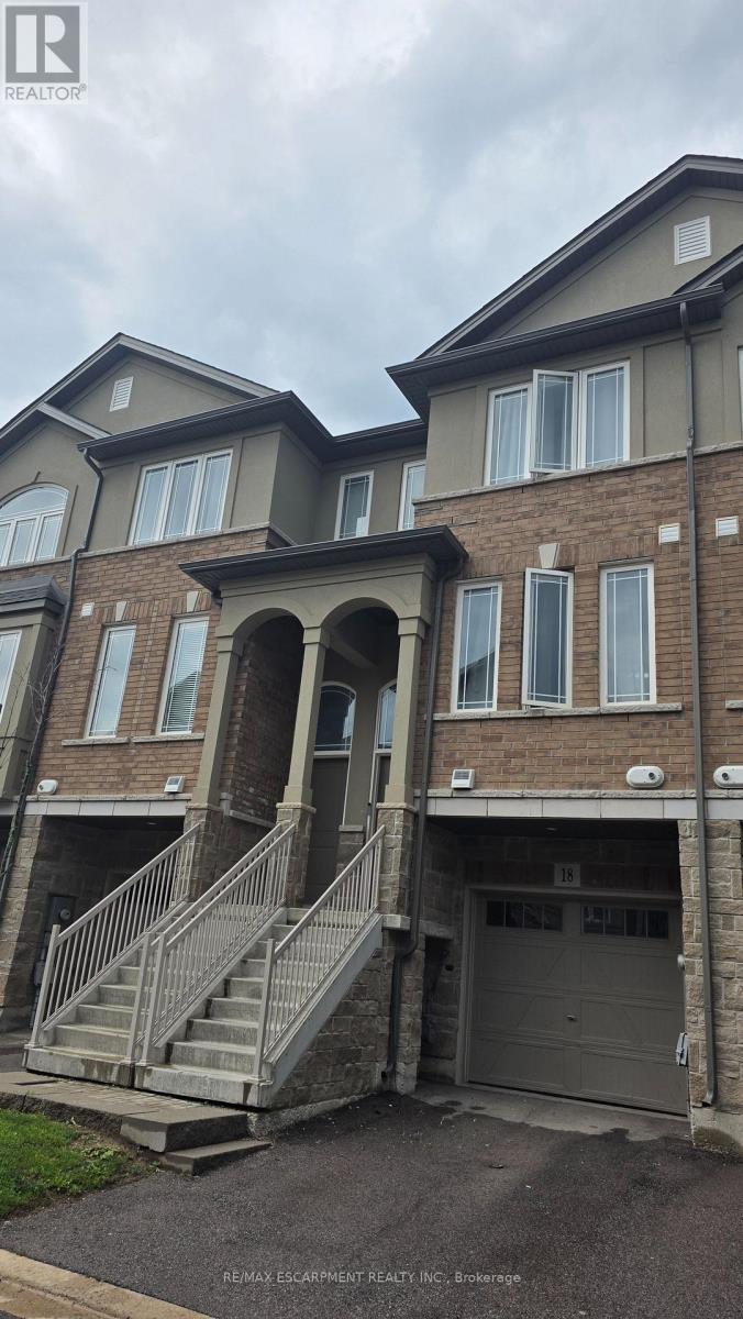 18 AQUA LANE, Hamilton, Ontario