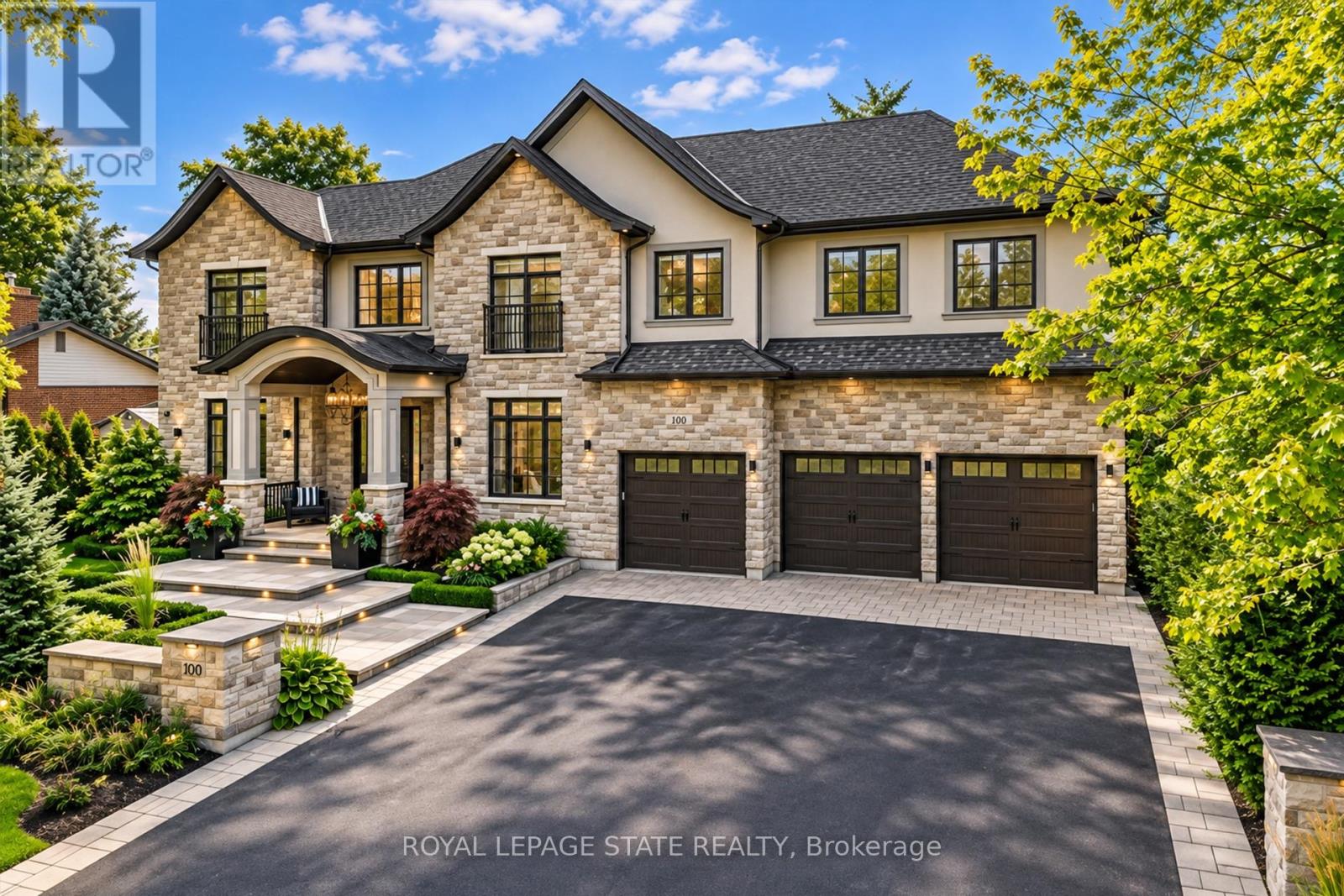 100 SENECA DRIVE, Hamilton, Ontario