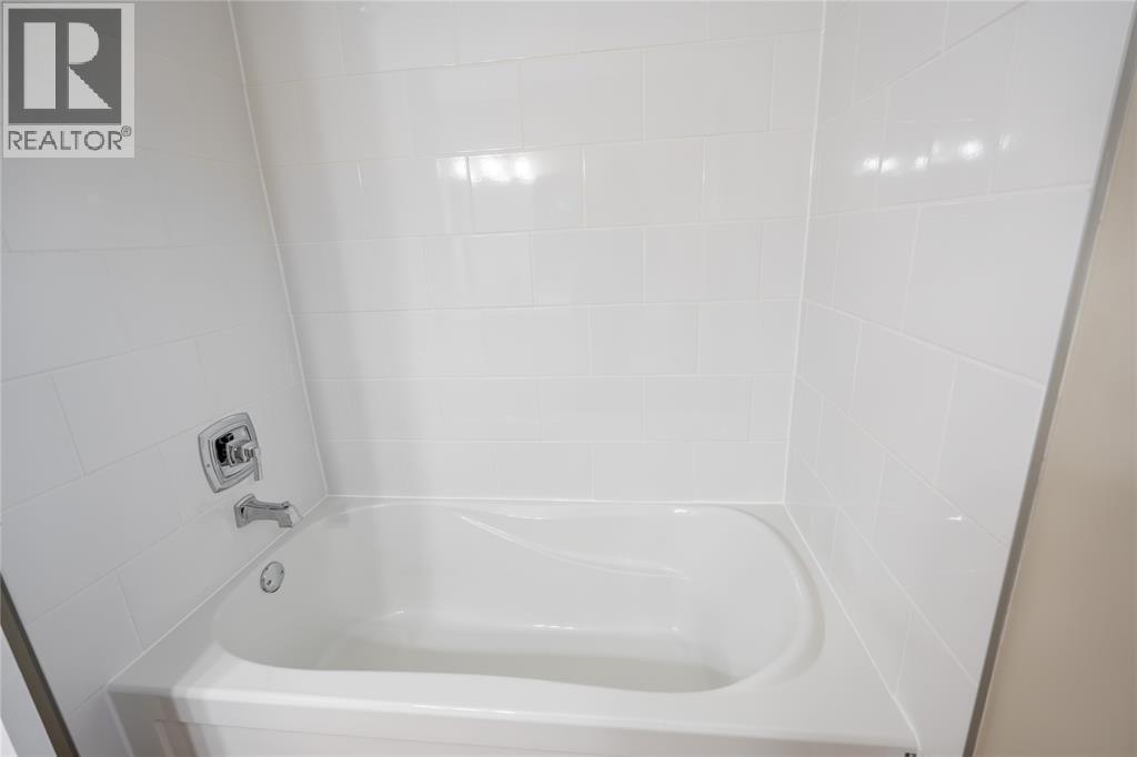 900 Everest Court, Sarnia, Ontario  N7T 7T6 - Photo 15 - 26023110