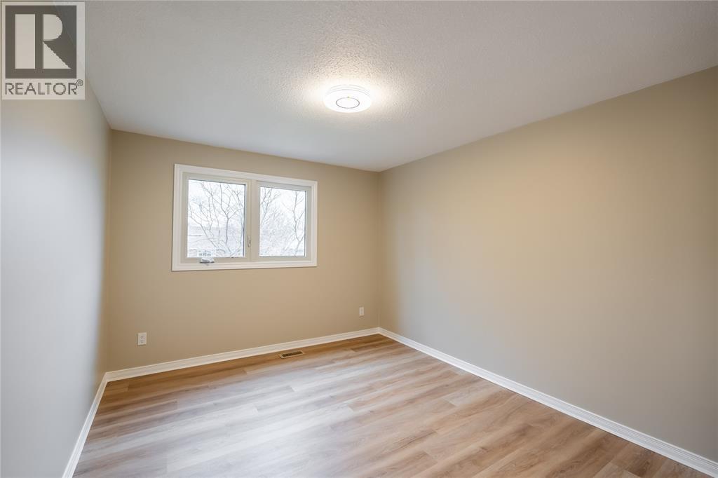 900 Everest Court, Sarnia, Ontario  N7T 7T6 - Photo 16 - 26023110
