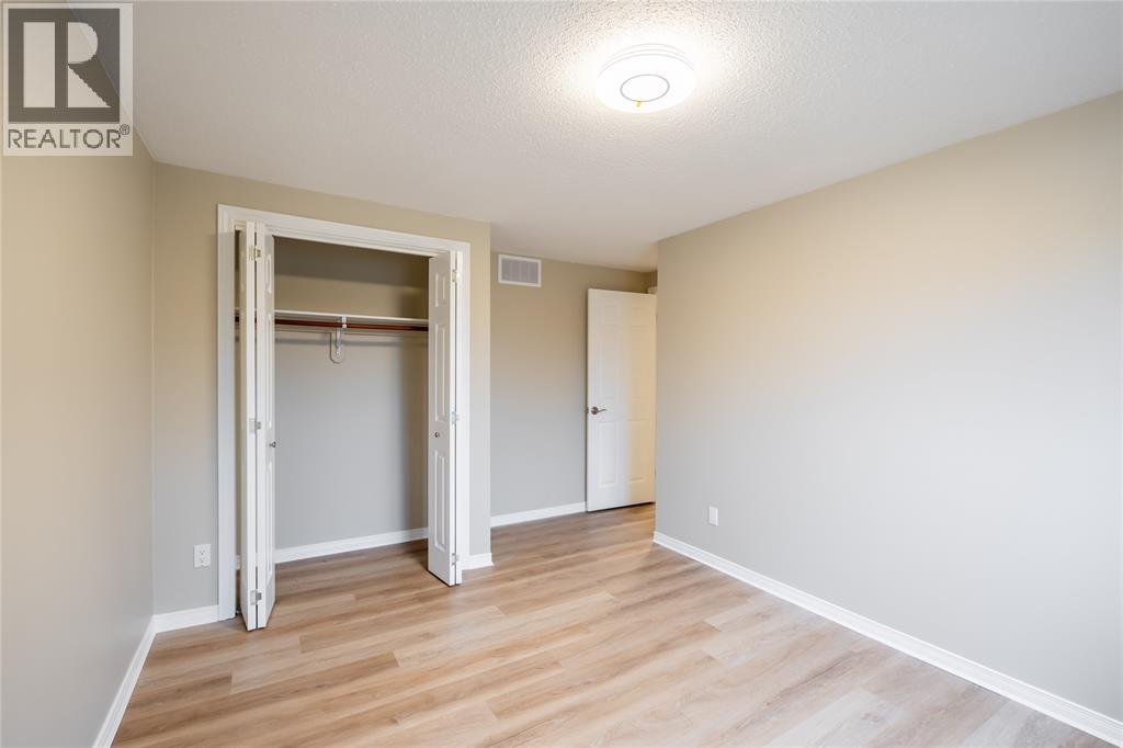 900 Everest Court, Sarnia, Ontario  N7T 7T6 - Photo 17 - 26023110