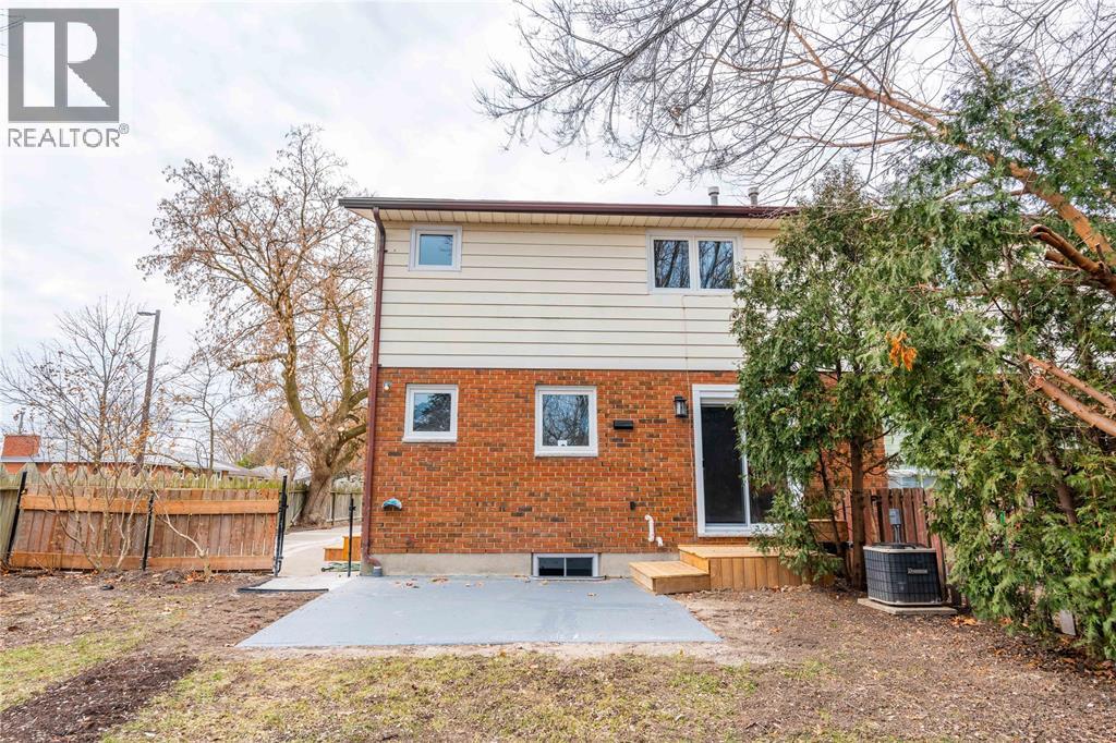 900 Everest Court, Sarnia, Ontario  N7T 7T6 - Photo 27 - 26023110