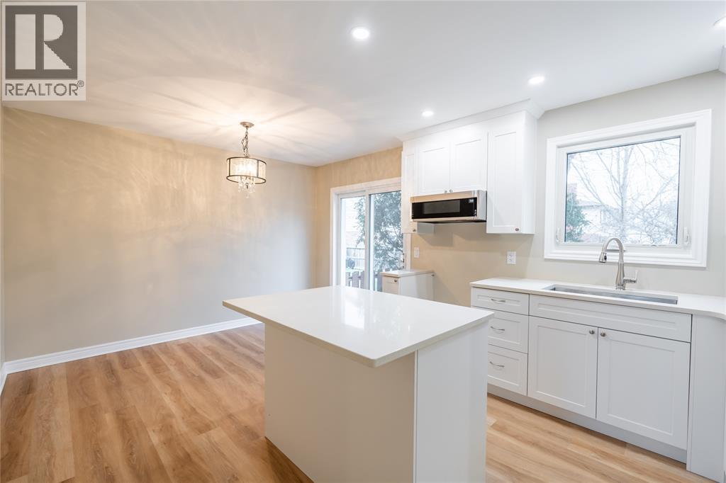 900 Everest Court, Sarnia, Ontario  N7T 7T6 - Photo 6 - 26023110
