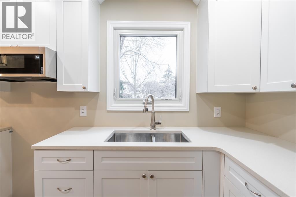 900 Everest Court, Sarnia, Ontario  N7T 7T6 - Photo 9 - 26023110