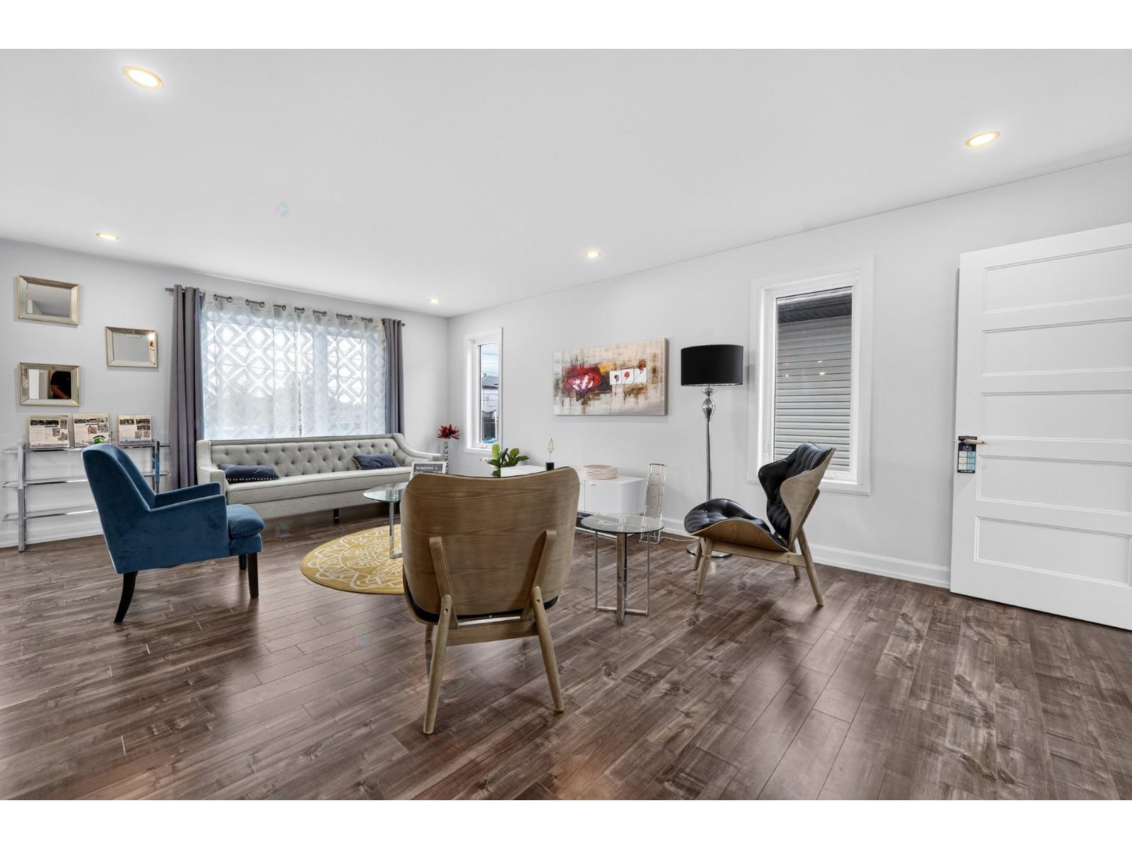 375 Rue de la Barrière Salaberry-de-Valleyfield Quebec Canada J6T0C8 3