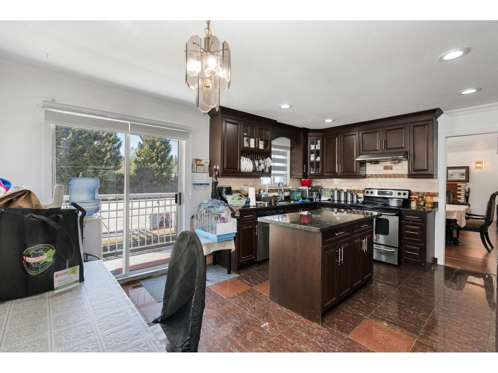 8724 128 Street, Surrey, British Columbia  V3W 4G6 - Photo 5 - R3169559