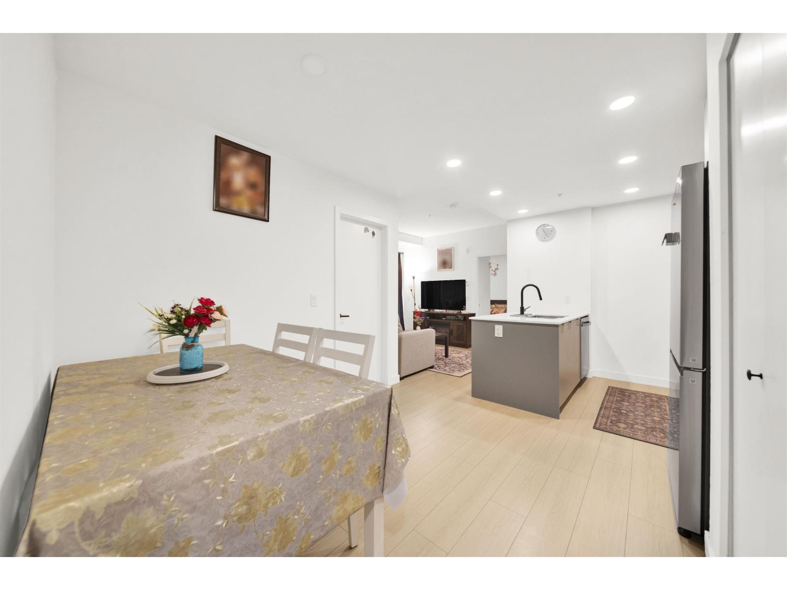 205 13439 94a Avenue, Surrey, British Columbia  V3V 0G9 - Photo 5 - R3169938