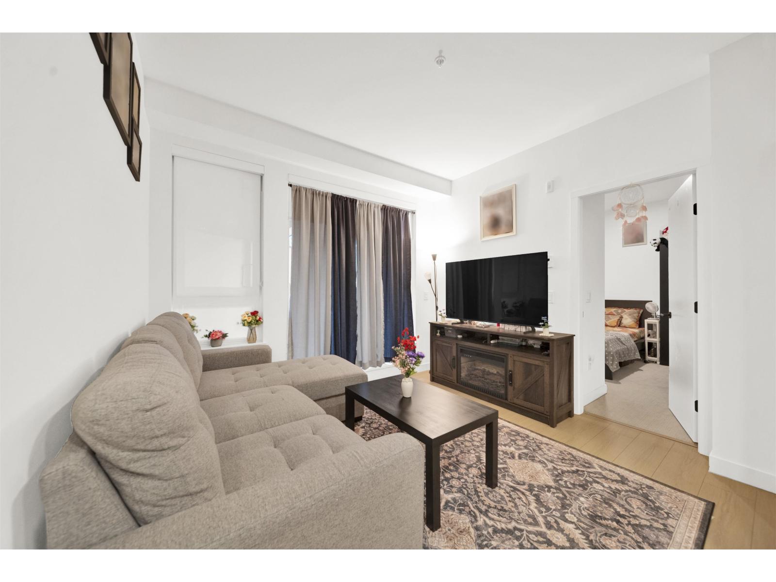 205 13439 94a Avenue, Surrey, British Columbia  V3V 0G9 - Photo 2 - R3169938