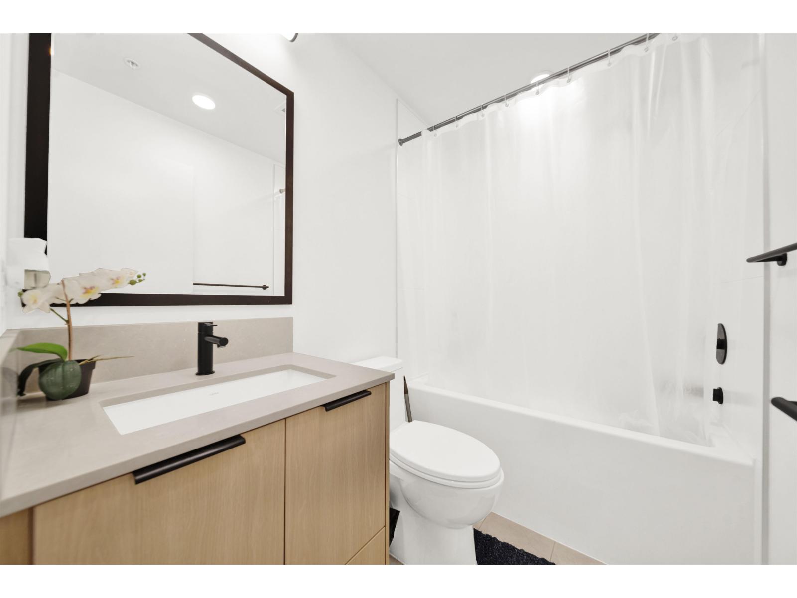 205 13439 94a Avenue, Surrey, British Columbia  V3V 0G9 - Photo 17 - R3169938