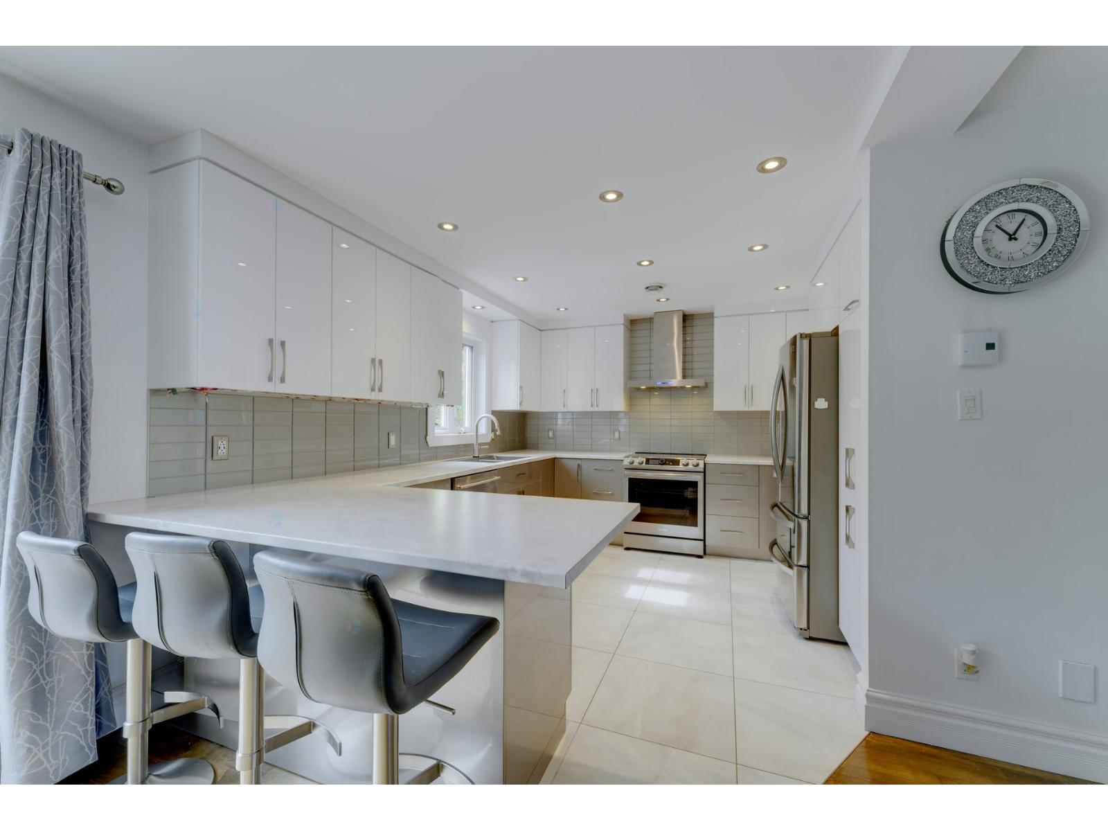 3337 Rue Ovila-Hamel Longueuil (Saint-Hubert) Quebec Canada J3Y8P5 4