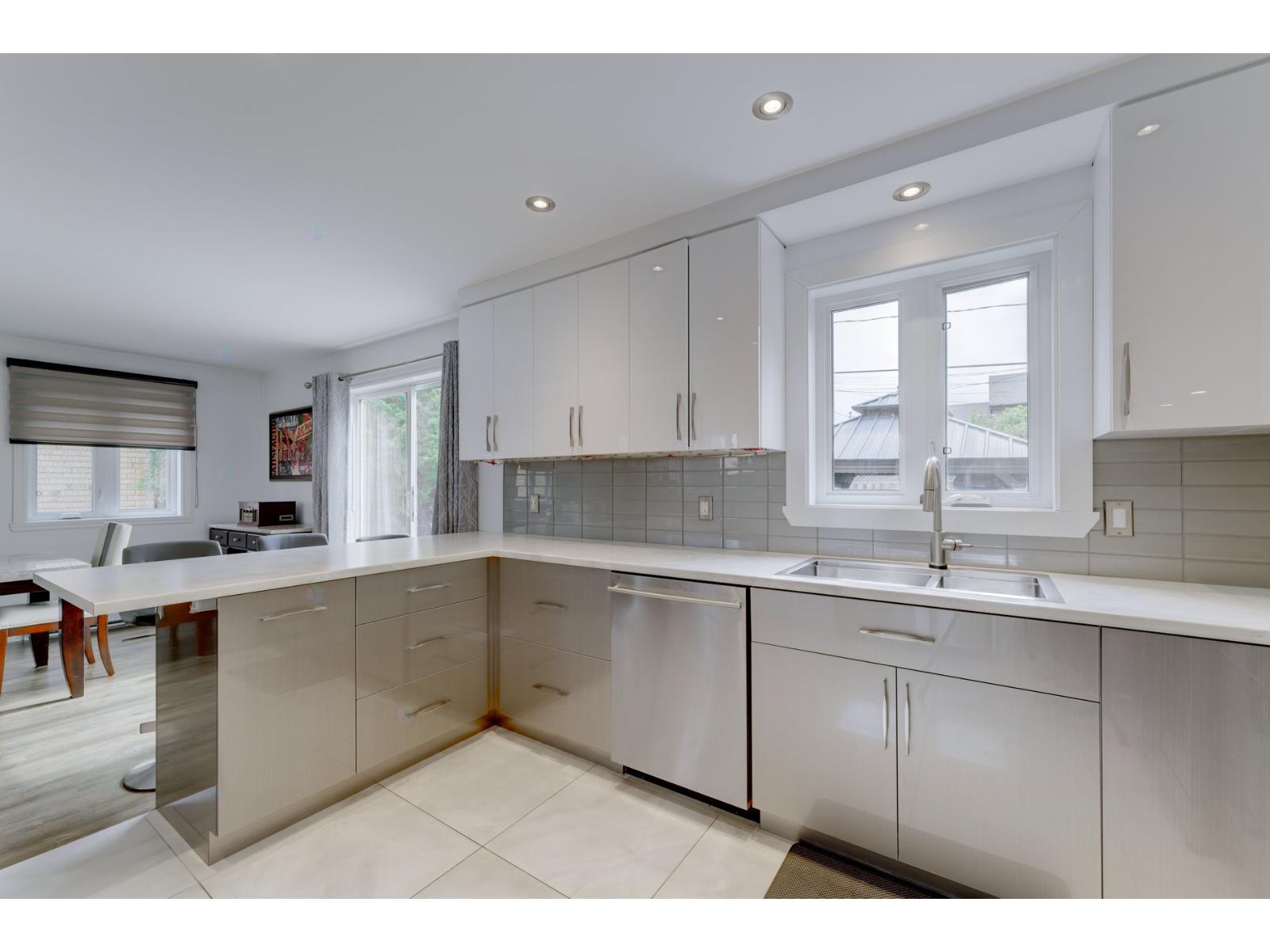 3337 Rue Ovila-Hamel Longueuil (Saint-Hubert) Quebec Canada J3Y8P5 5