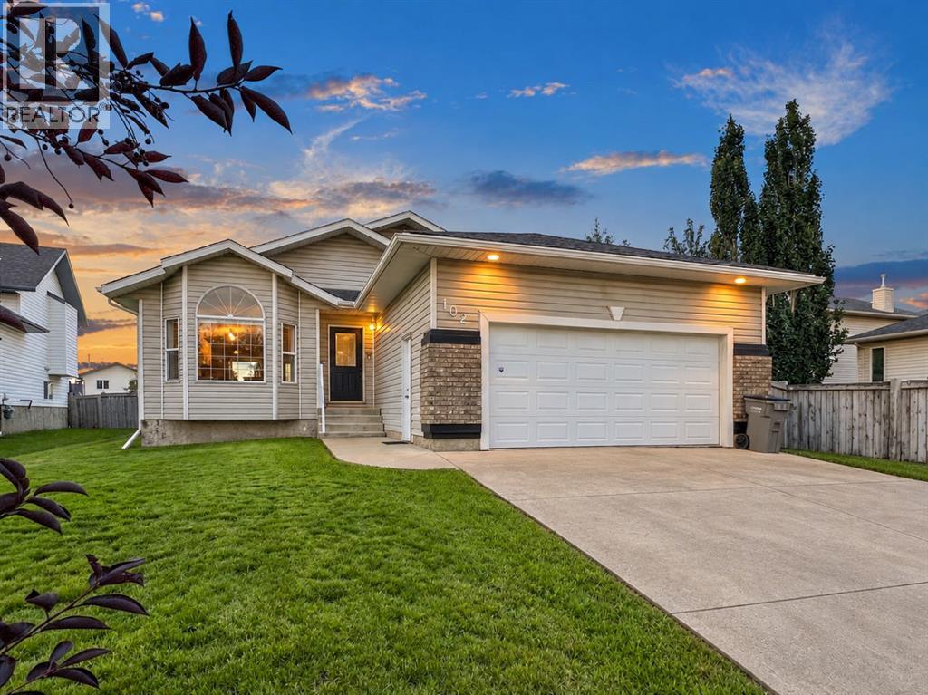 102 Pinnacle Crescent