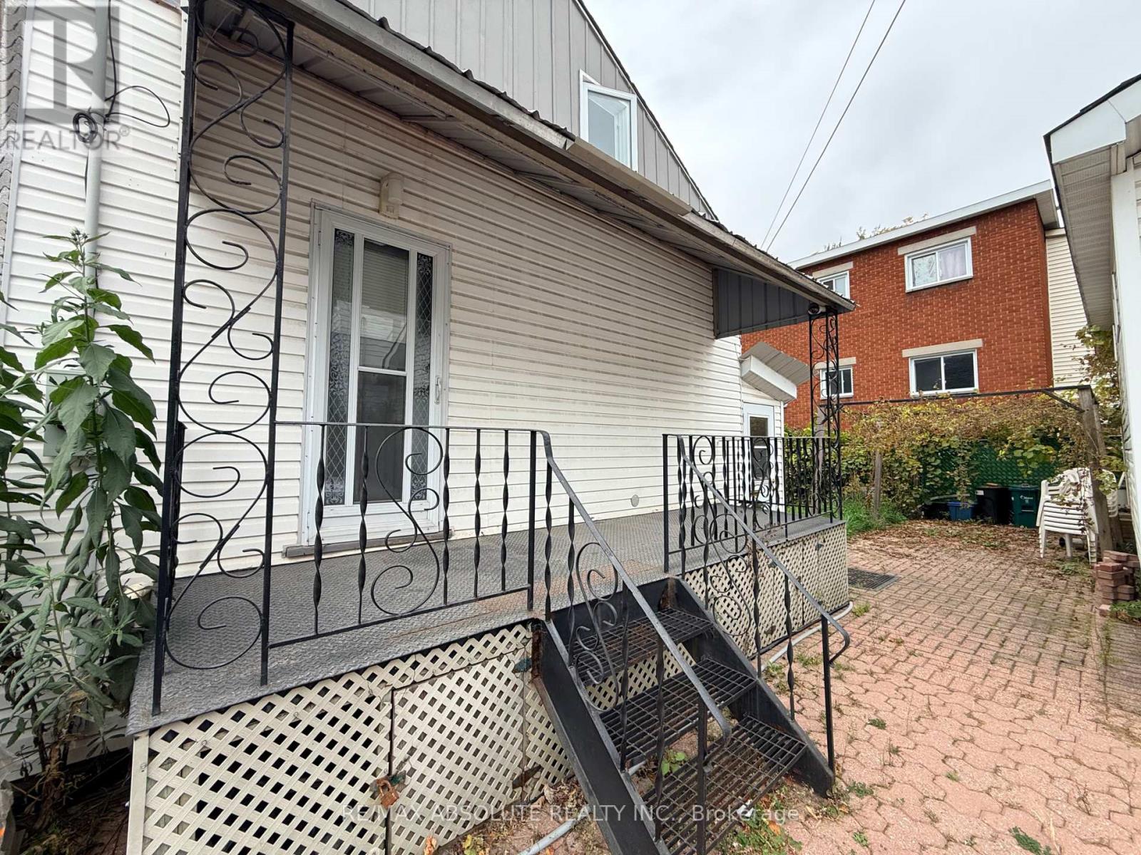 222 Ste Monique Street, Ottawa, Ontario  K1L 7P8 - Photo 2 - X13839674