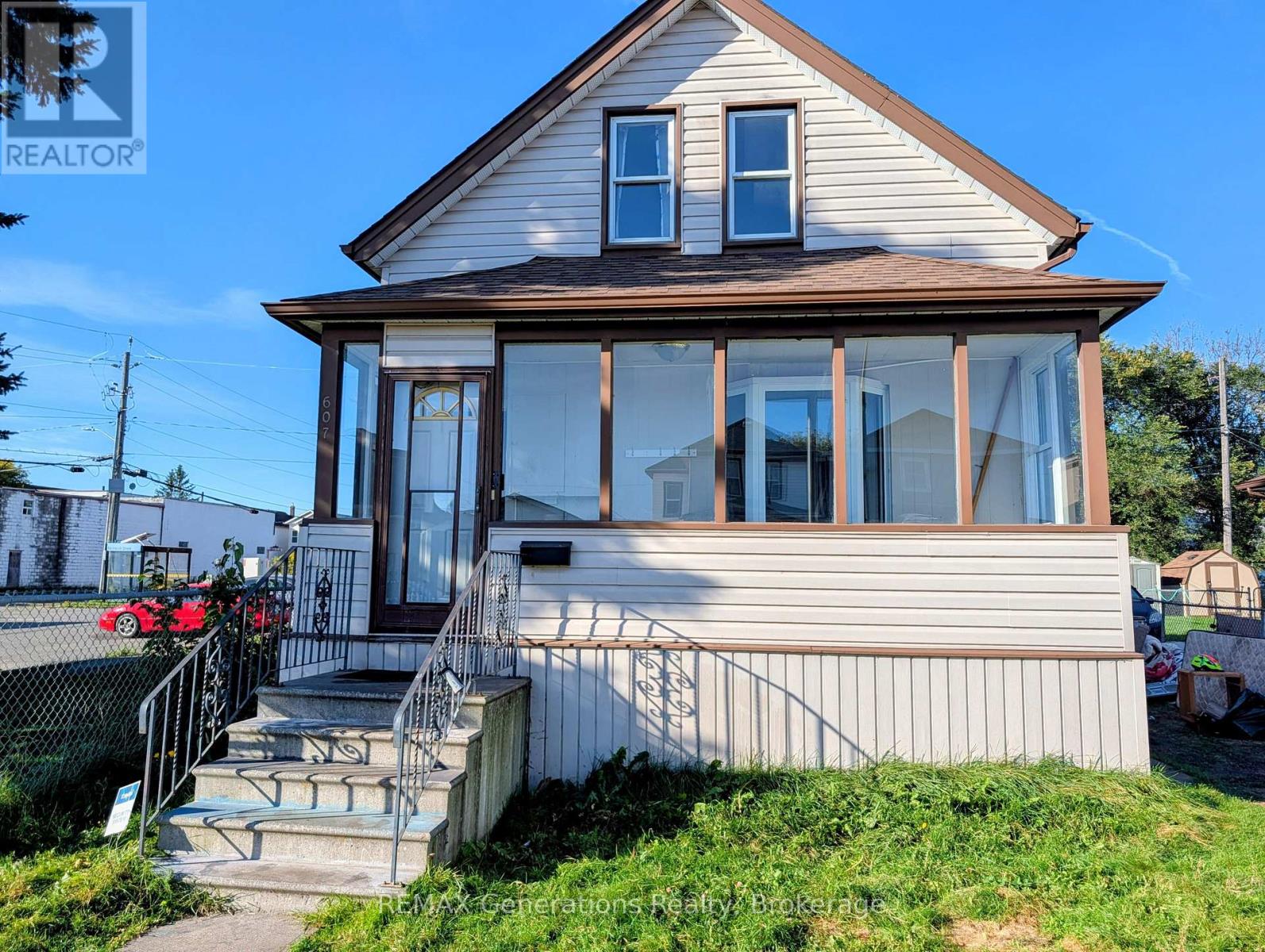 607 Mcintosh Street, Thunder Bay, Ontario  P7C 3A3 - Photo 1 - X13839678