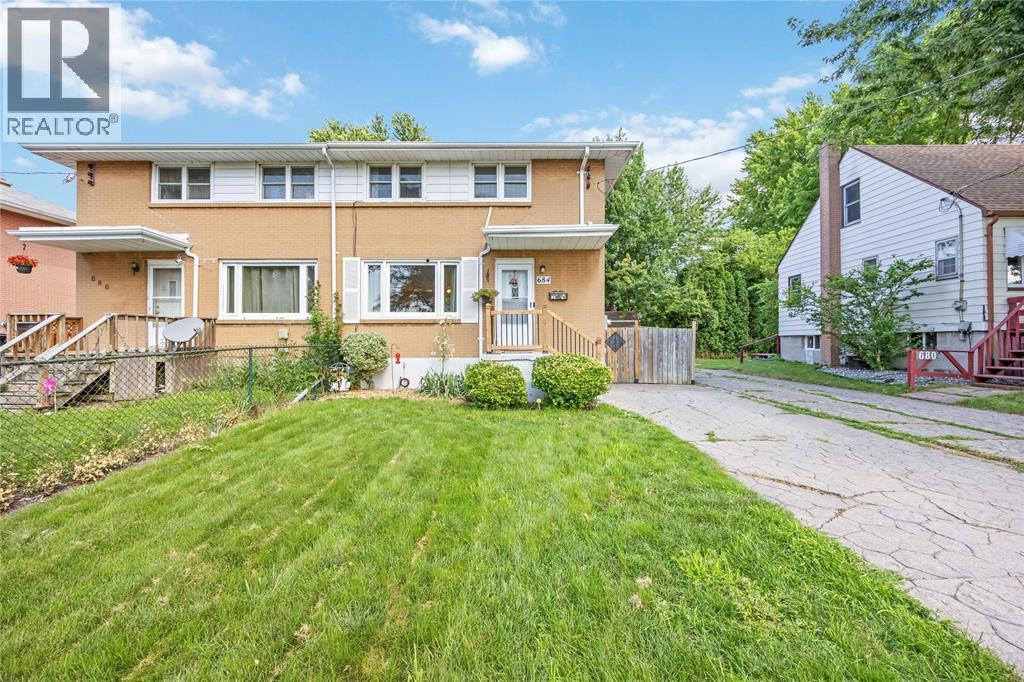 684 KEMBER AVENUE, Sarnia, Ontario