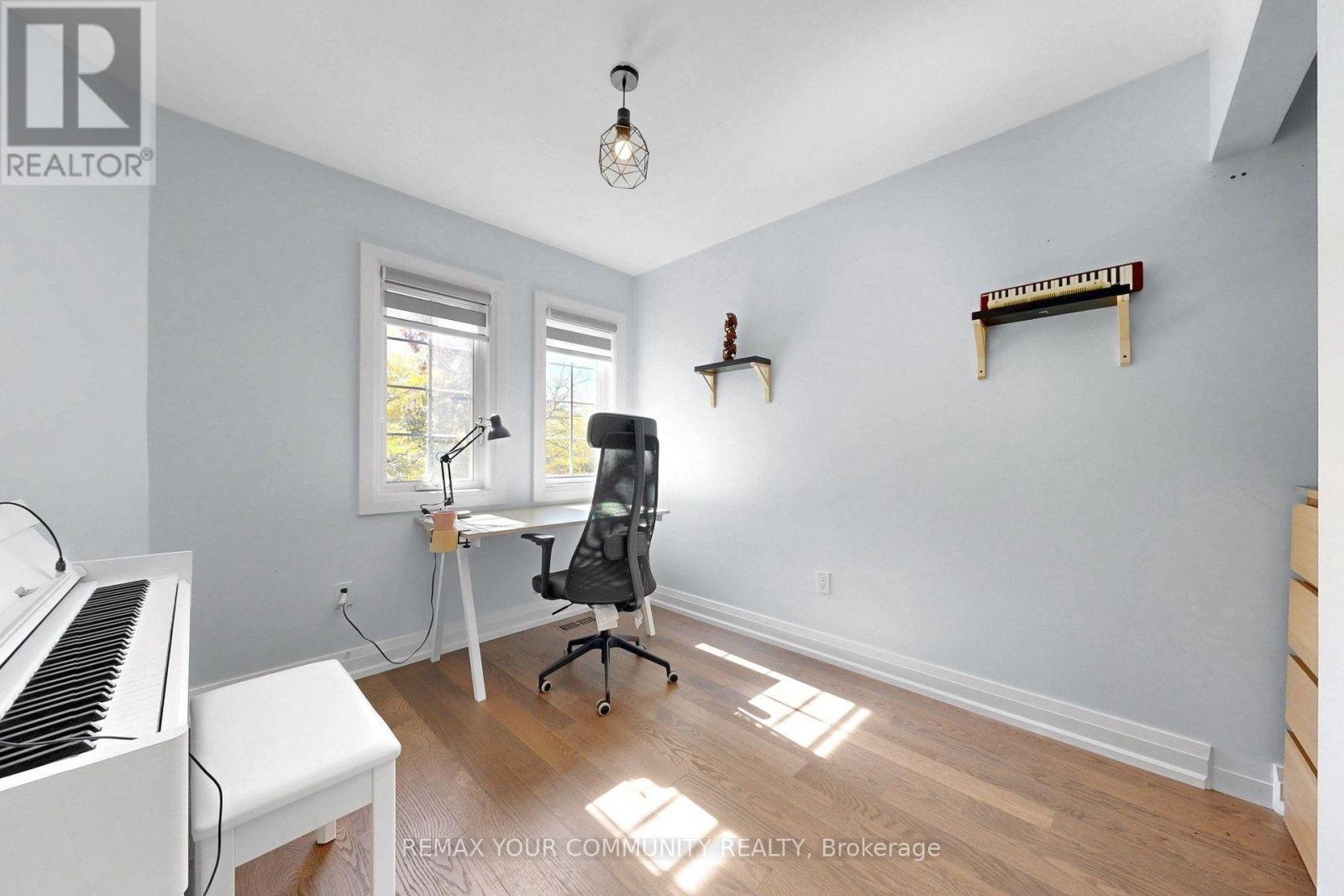 64 Mugford Road, Aurora (Bayview Wellington), Ontario  L4G 7H5 - Photo 18 - N13839122