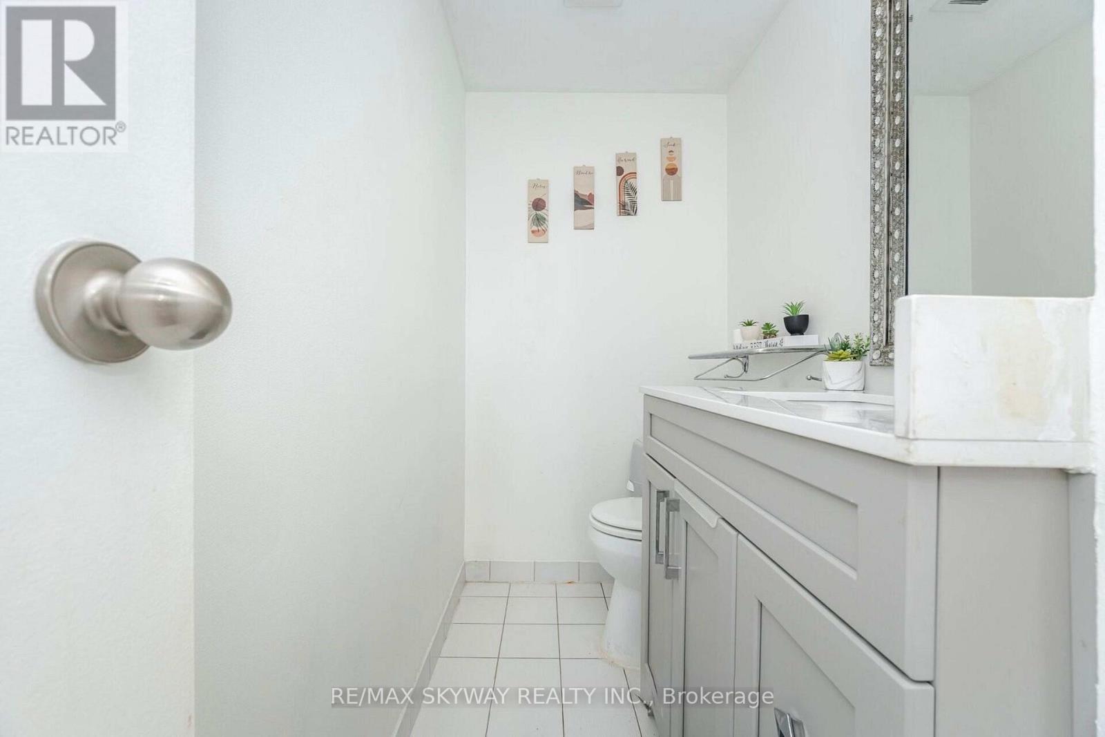 1203 - 1615 Bloor Street, Mississauga (Applewood), Ontario  L4X 1S2 - Photo 13 - W13584826