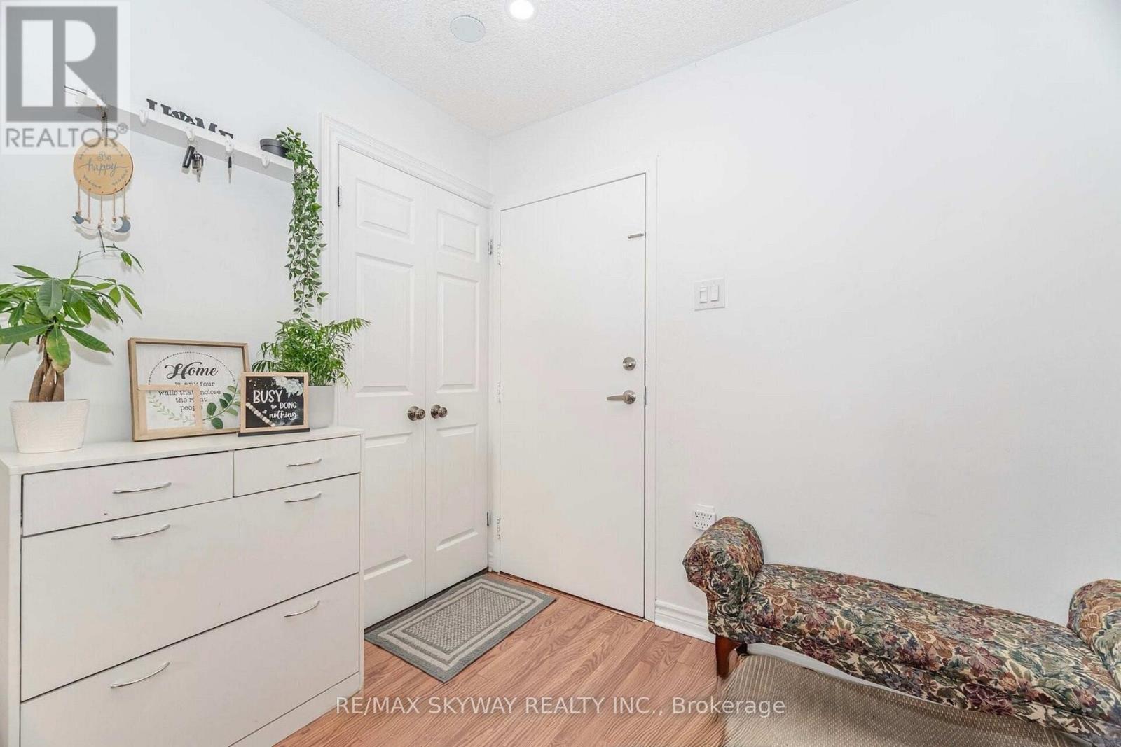 1203 - 1615 Bloor Street, Mississauga (Applewood), Ontario  L4X 1S2 - Photo 3 - W13584826