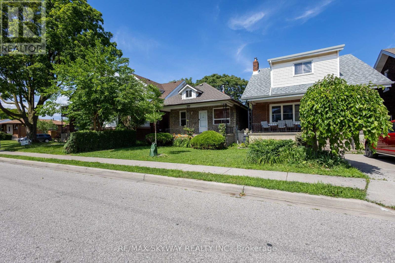 1160 Elm Avenue, Windsor, Ontario  N9A 5H9 - Photo 4 - X13509030