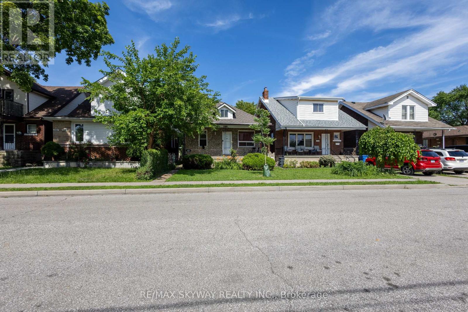 1160 Elm Avenue, Windsor, Ontario  N9A 5H9 - Photo 3 - X13509030