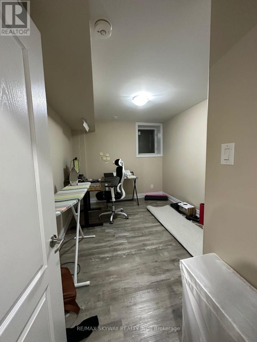 Basement - 71 Vezna Crescent, Brampton, Ontario  L6X 5K4 - Photo 10 - W13745658