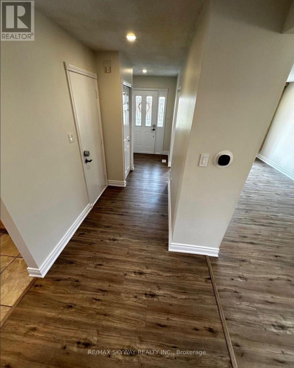Upper - 535 Appledale Crescent, Waterloo, Ontario  N2T 1V8 - Photo 12 - X13775254