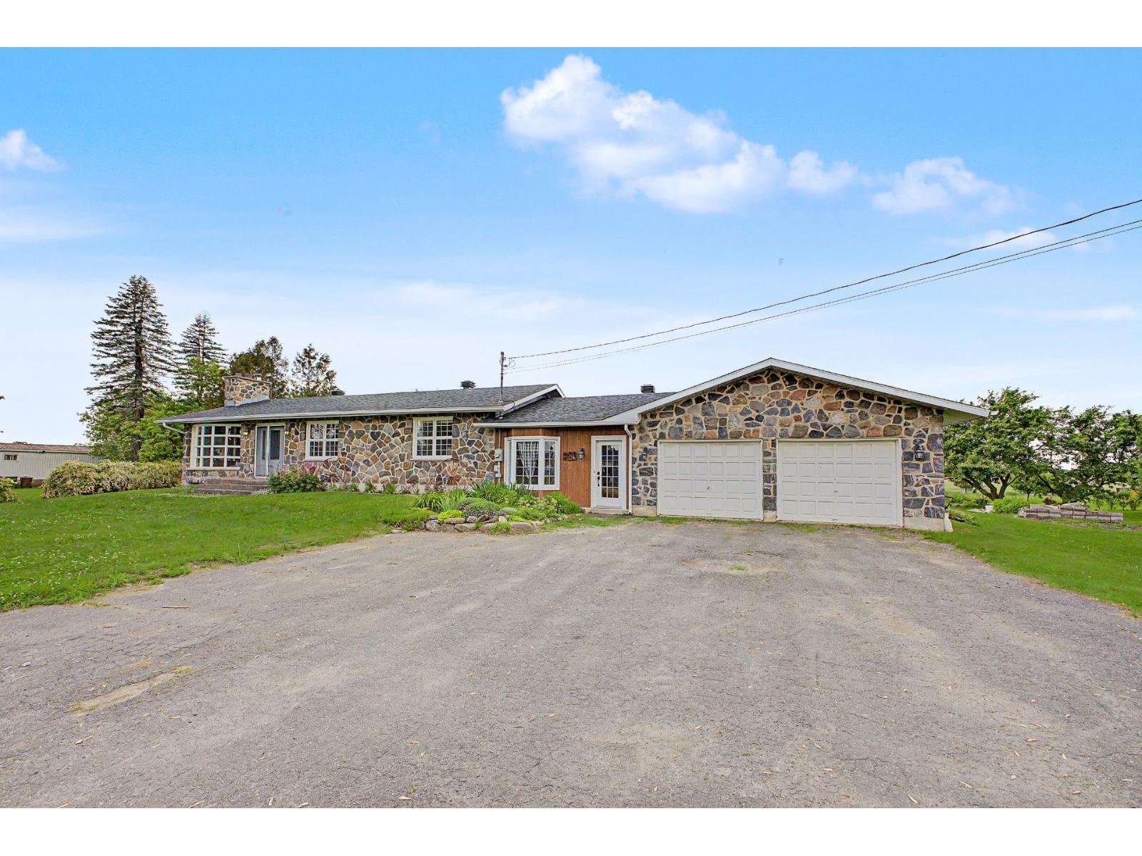 261 Rg Lachapelle Saint-Guillaume Quebec Canada J0C1L0 2