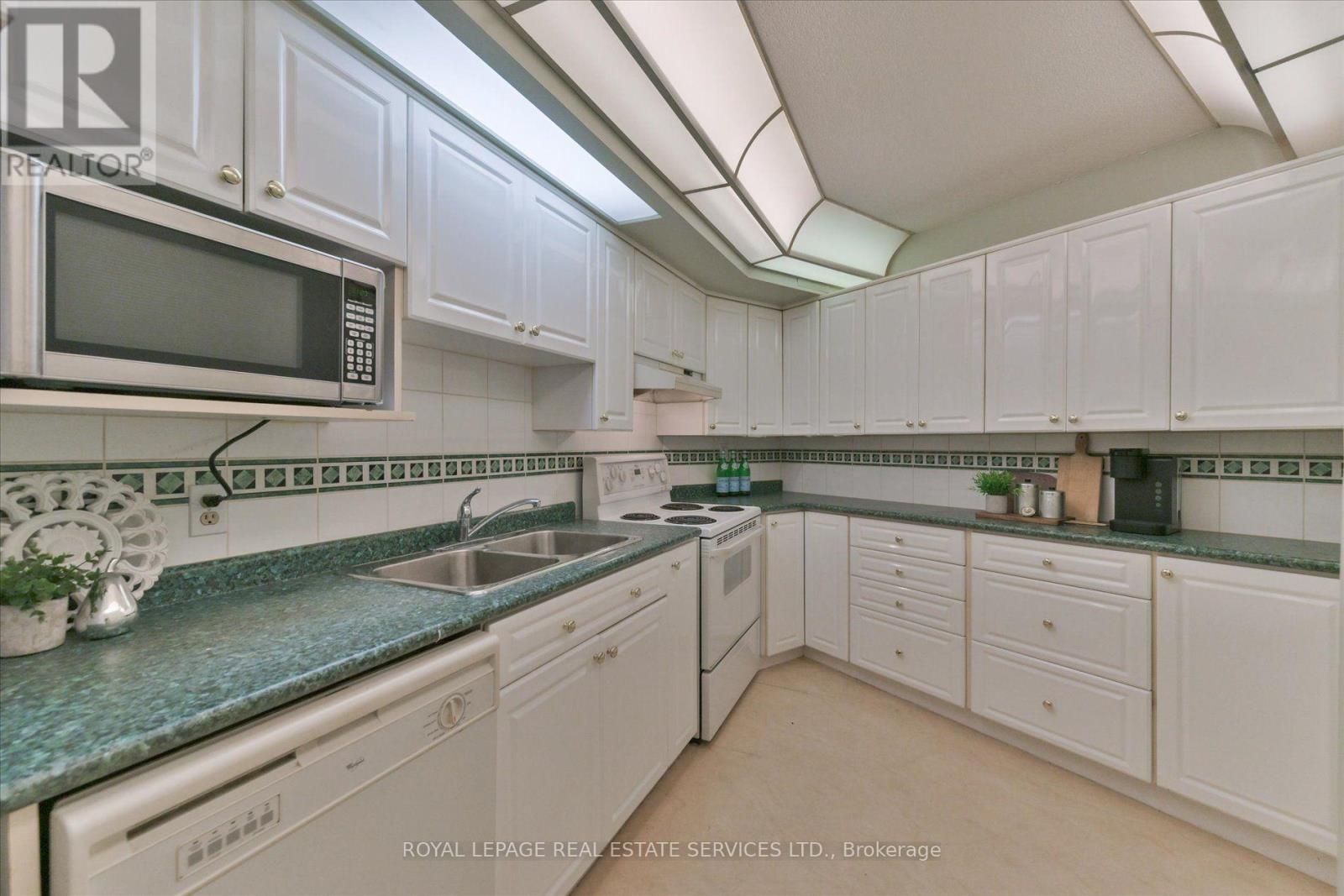 E1 - 284 Mill Road, Toronto, Ontario  M9C 4W6 - Photo 22 - W13839662