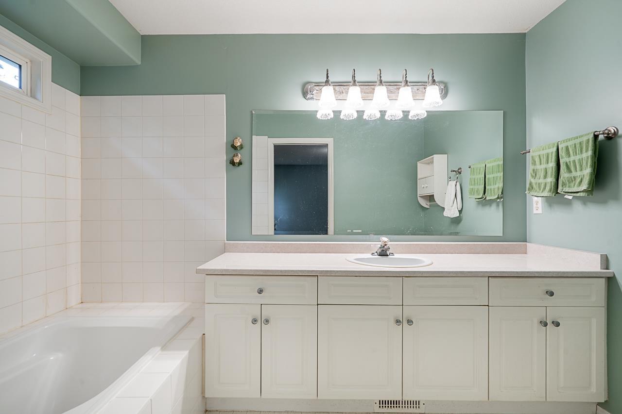225 BALSAM AVENUE|Harrison Hot Springs
