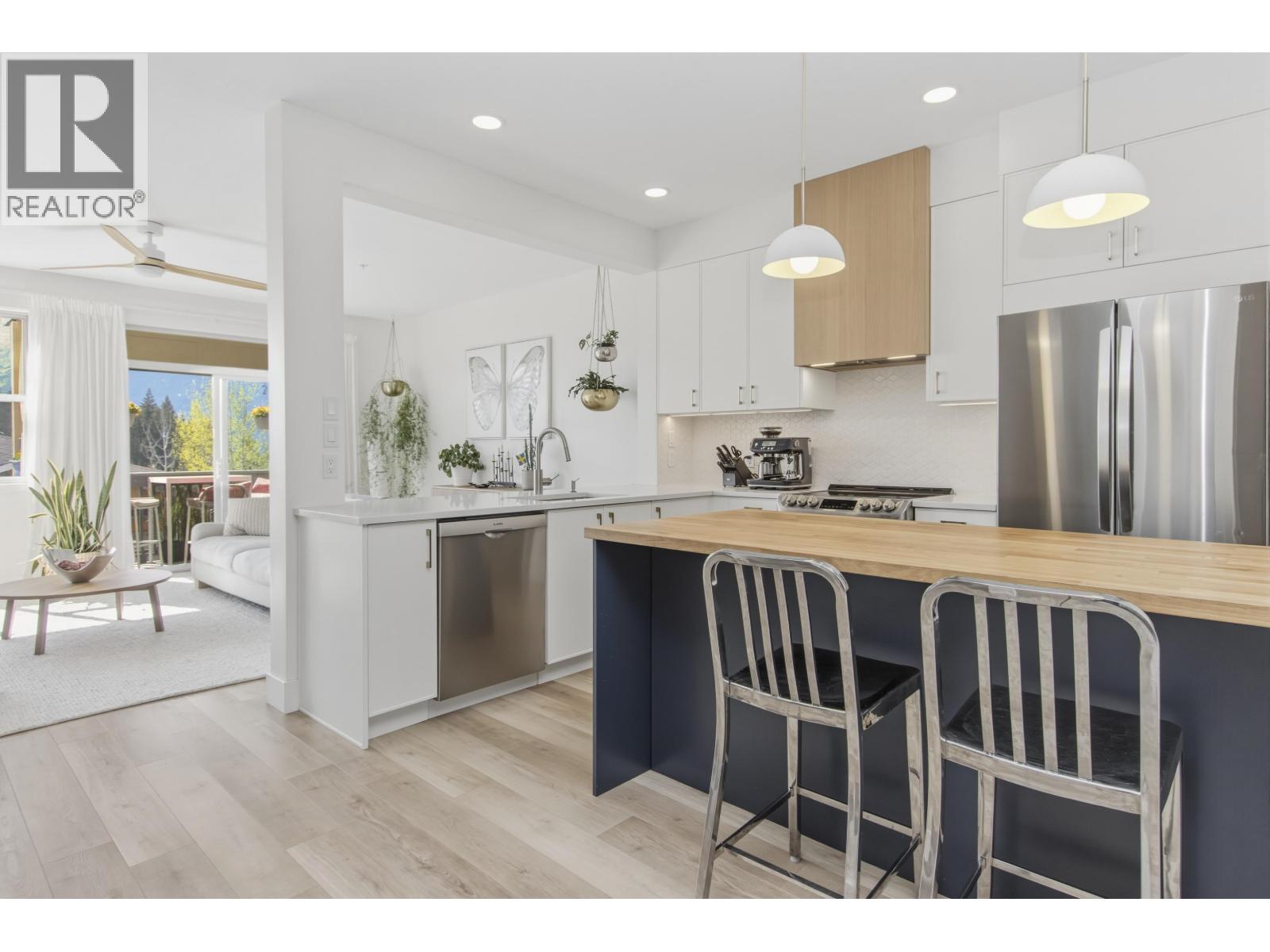6 1024 GLACIER VIEW DRIVE, Squamish, British Columbia