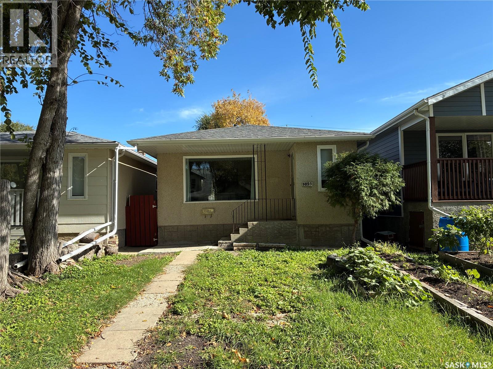 1055 Cameron Street, Regina, Saskatchewan  S4V 1A8 - Photo 2 - SK049853