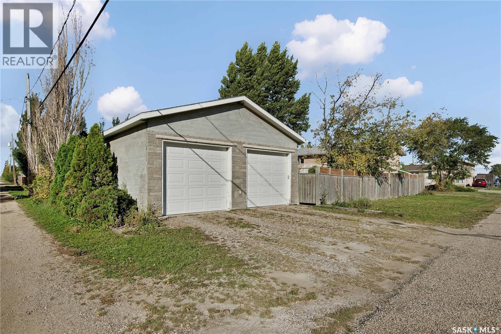 310 4th Street, Dundurn, Saskatchewan  S0K 1K0 - Photo 30 - SK049823