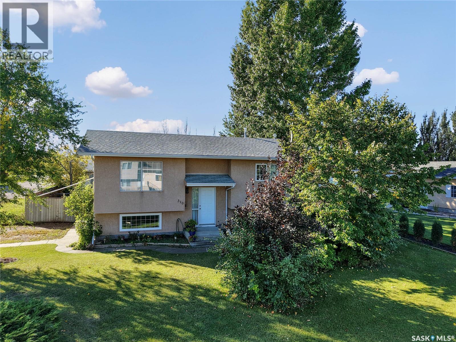 310 4th Street, Dundurn, Saskatchewan  S0K 1K0 - Photo 37 - SK049823