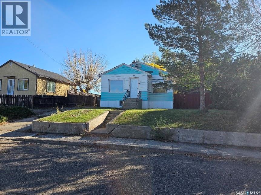 572 103rd STREET, north battleford, Saskatchewan