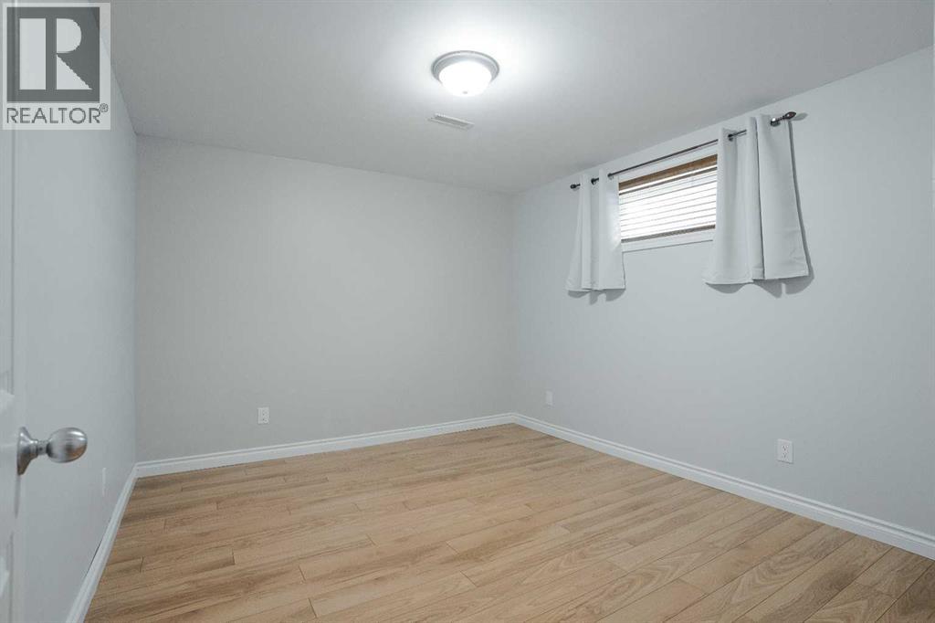 213 Parry Crescent