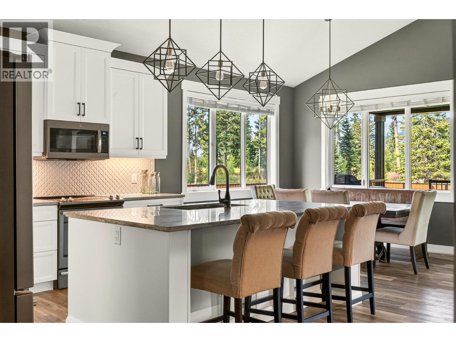 2141 Whiskey Jack Drive, Sparwood, British Columbia  V0B 2G2 - Photo 4 - 10399528