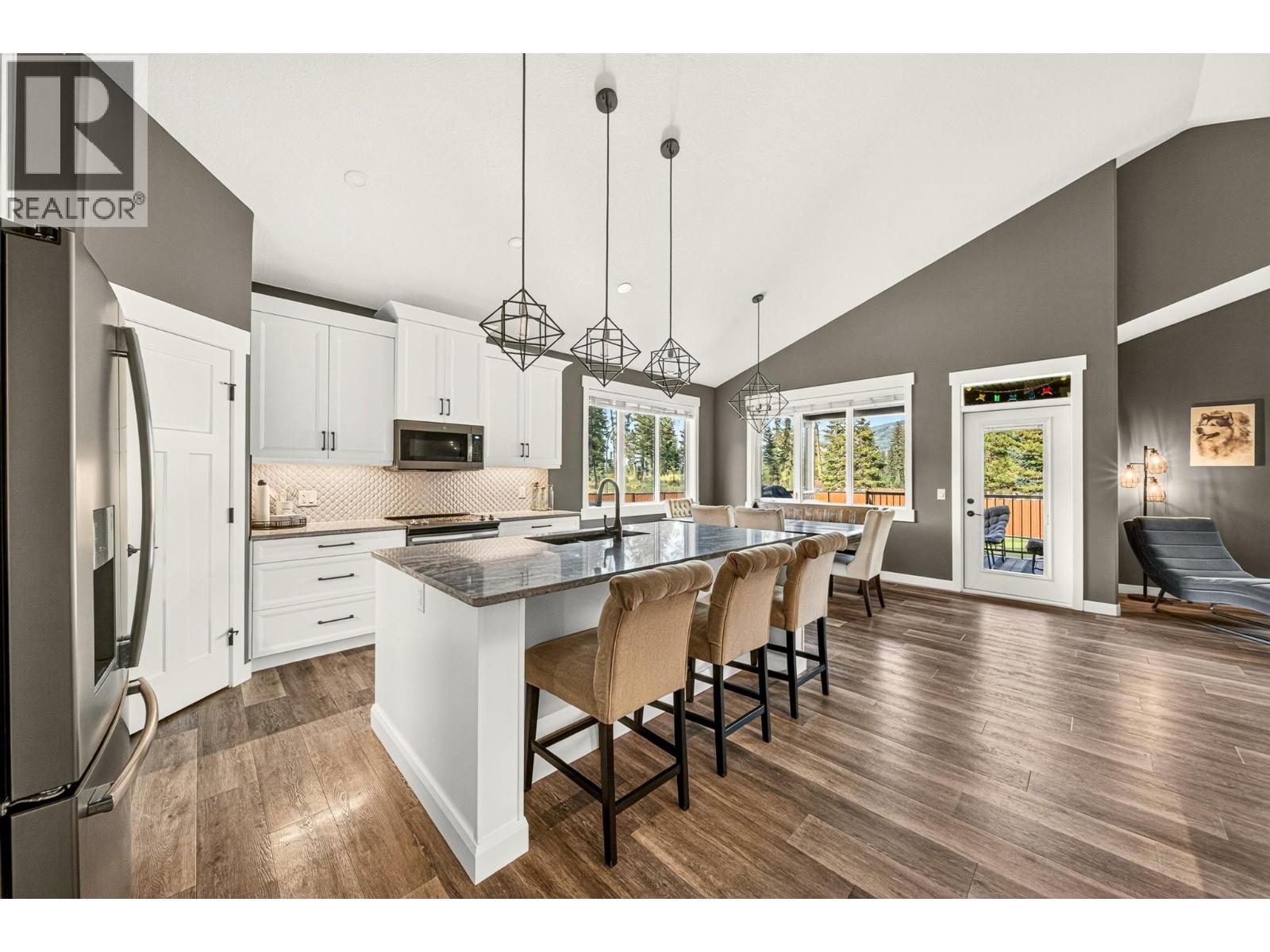 2141 Whiskey Jack Drive, Sparwood, British Columbia  V0B 2G2 - Photo 3 - 10399528