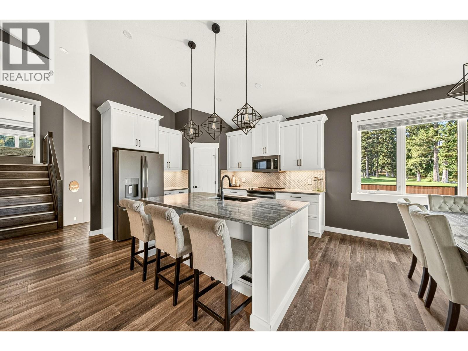 2141 Whiskey Jack Drive, Sparwood, British Columbia  V0B 2G2 - Photo 6 - 10399528