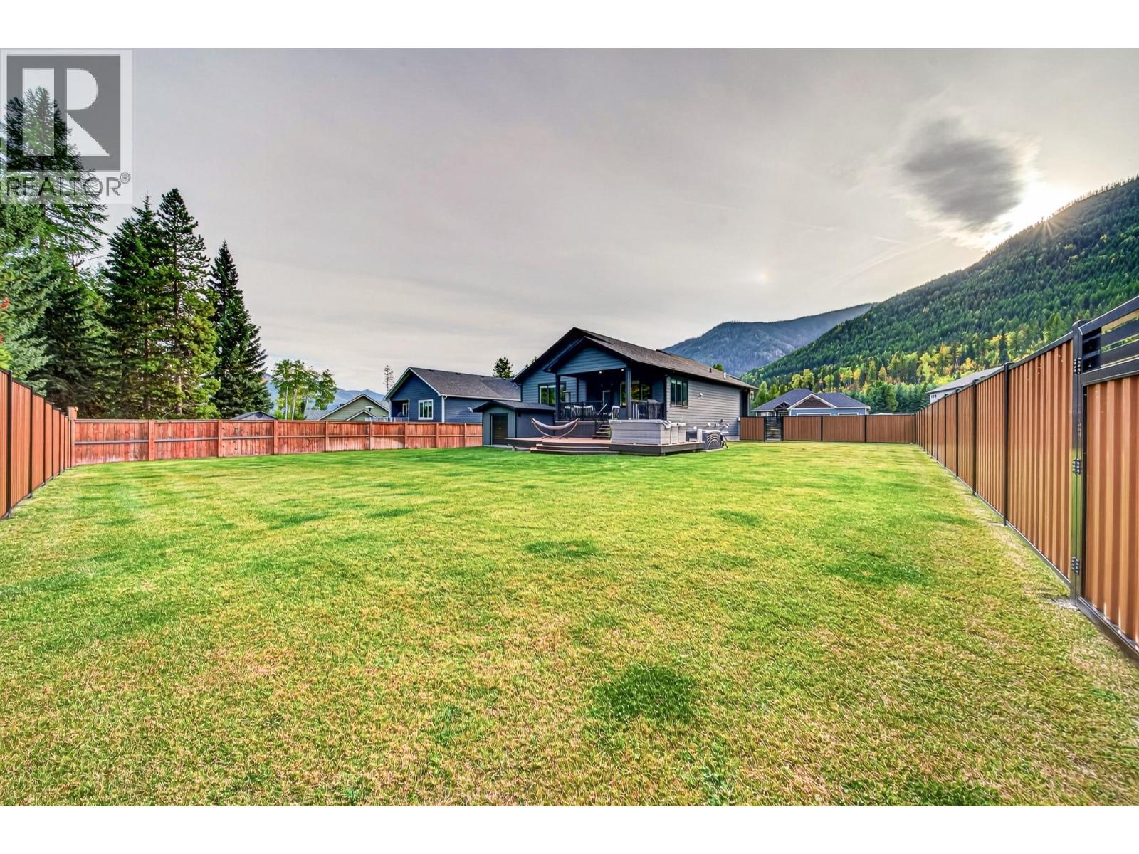 2141 Whiskey Jack Drive, Sparwood, British Columbia  V0B 2G2 - Photo 65 - 10399528