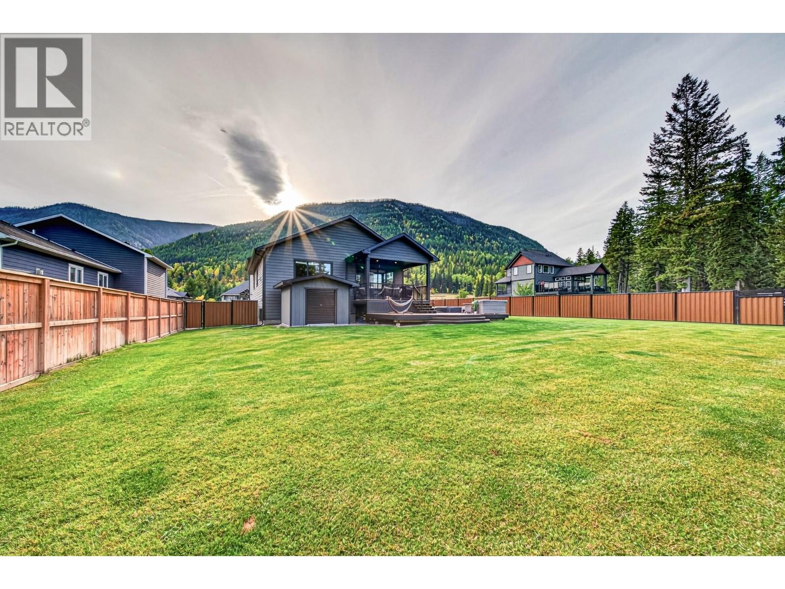 2141 Whiskey Jack Drive, Sparwood, British Columbia  V0B 2G2 - Photo 67 - 10399528