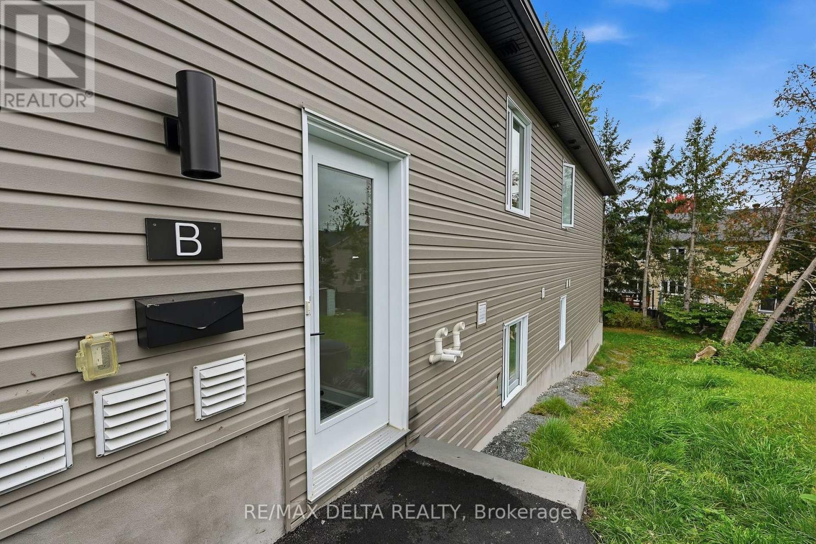 B - 888 Chapman Street, Clarence-Rockland, Ontario  K4K 1E5 - Photo 2 - X13839836