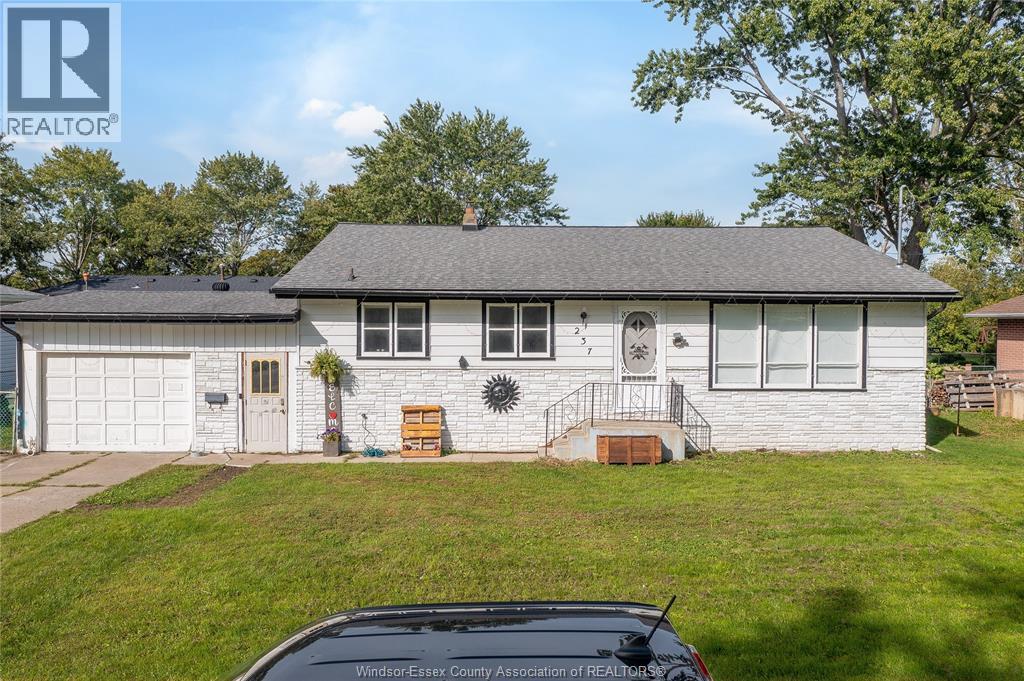 237 Saint Mary's Road, Lakeshore, Ontario  N0R 1C0 - Photo 3 - 26023694
