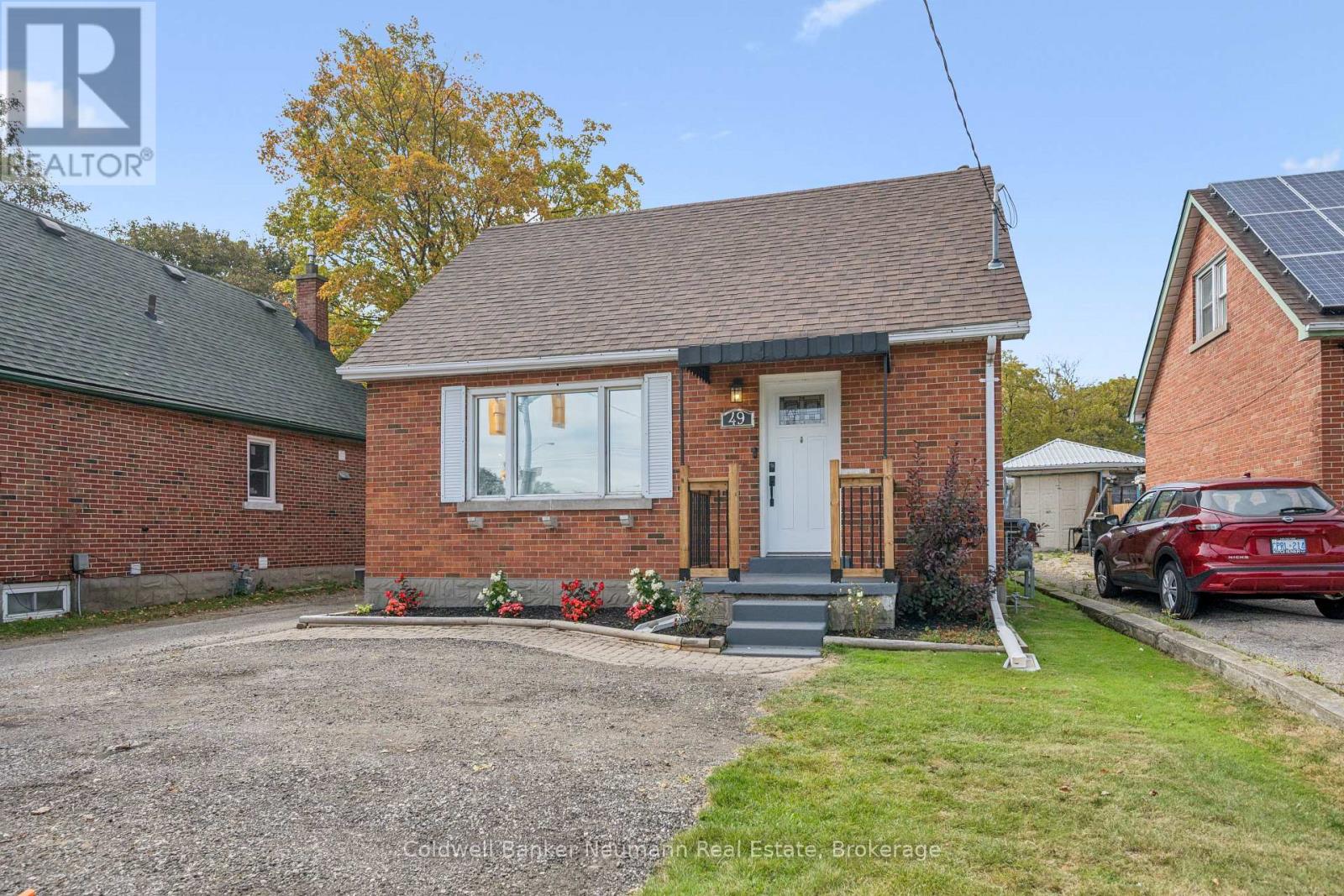 49 Edna Street, Kitchener, Ontario  N2H 2E2 - Photo 1 - X13839970