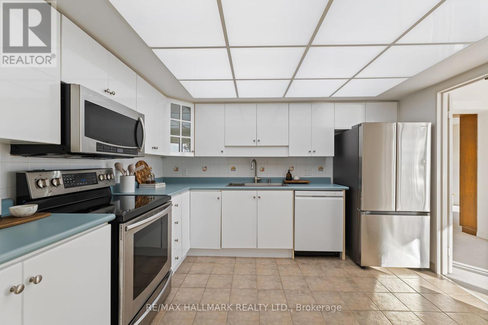 2408 - 65 Harbour Square, Toronto, Ontario  M5J 2L4 - Photo 14 - C13839748